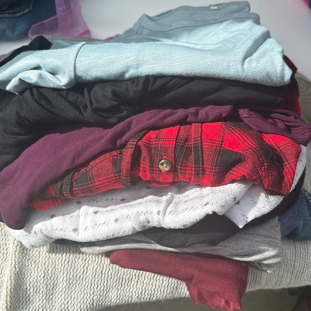 8 pc maternity clothes